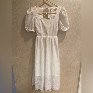 Chic White Backless Puff Sleeve Dress